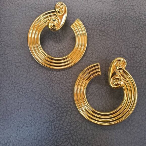 Large Vintage Parklane Goldtone Art Deco Statement Clip-on Earrings - Picture 5 of 10